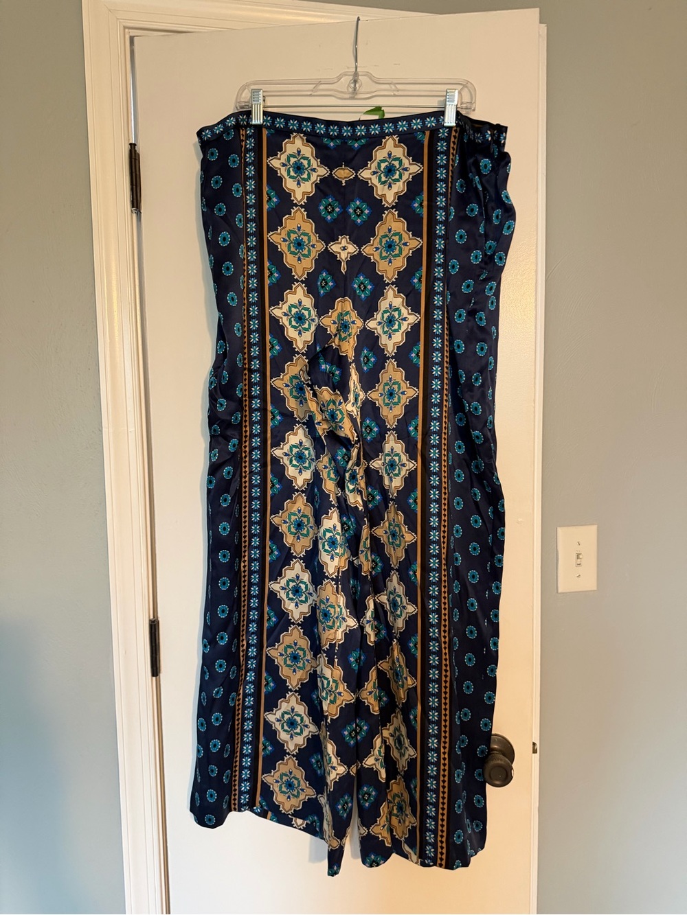 Ann Taylor Silk, Navy Blue Patterned silk pants